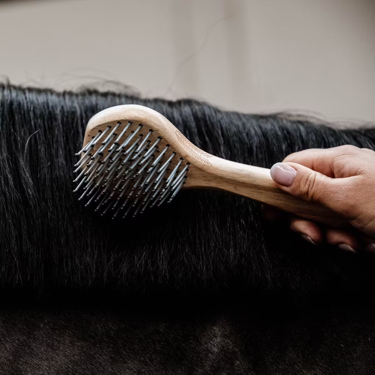 Grooming Deluxe Mane Brush