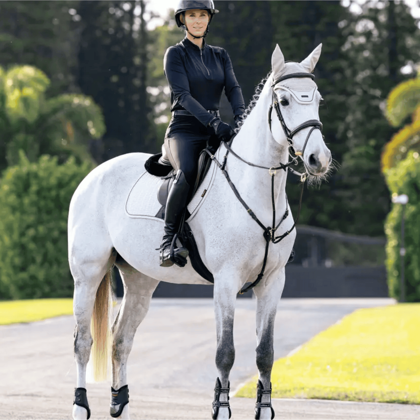 LeMieux Essence EuroJump Square Pad