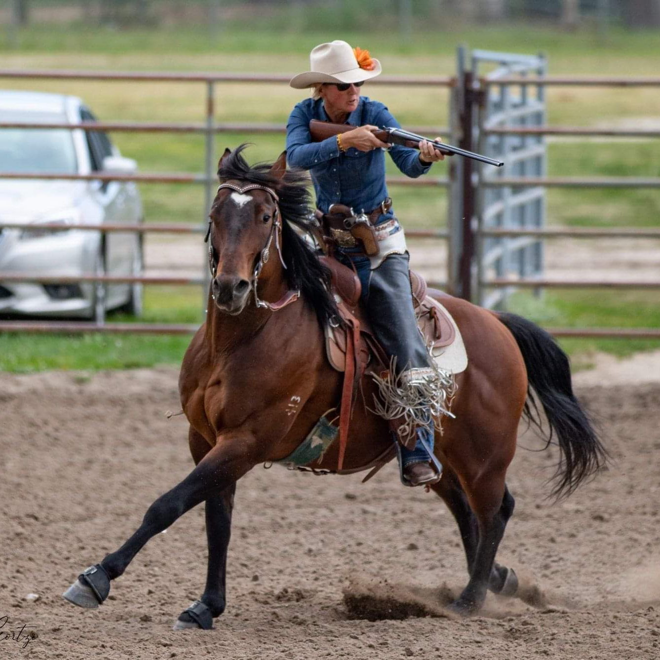 Cowboy Mounted Shooting with De Chapman - Corro