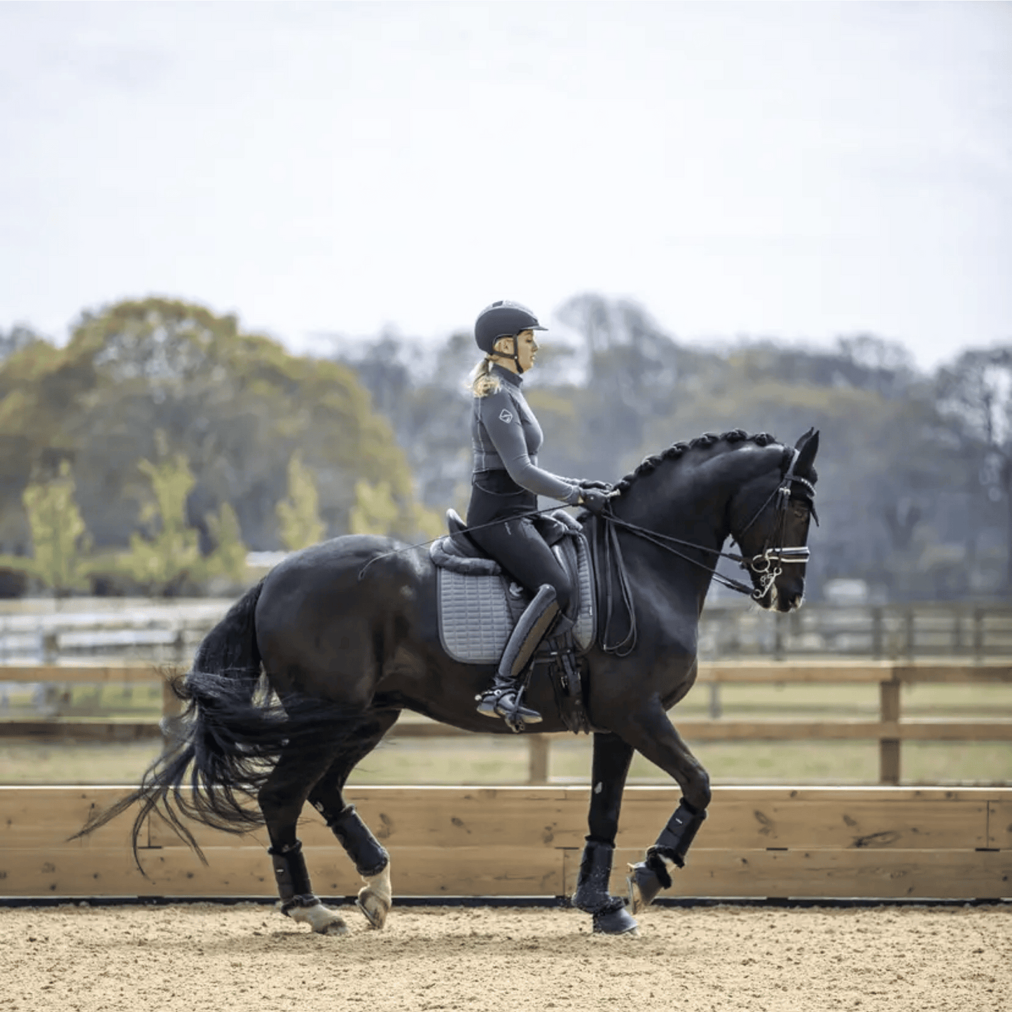 LeMieux Self-Cool Dressage Sqaure Pad