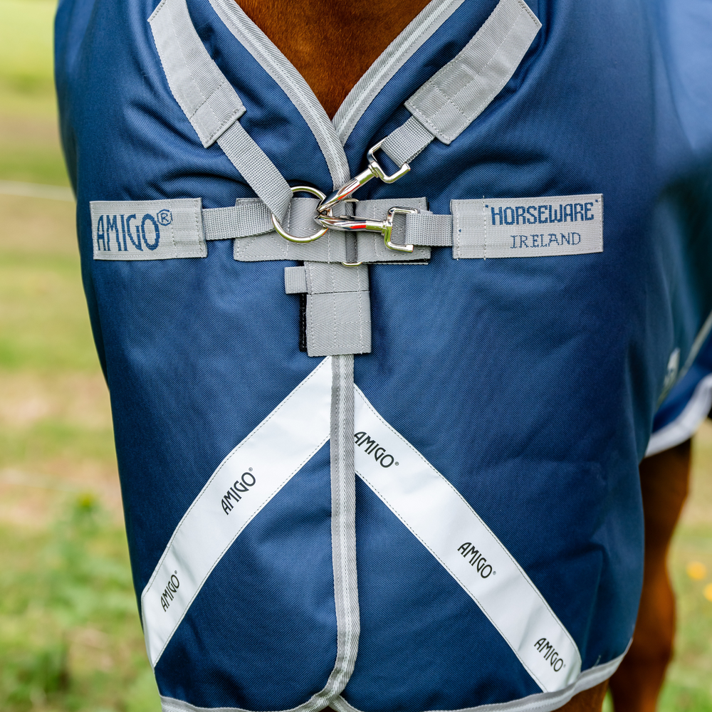 Amigo Bravo 12 Plus Turnout (250g Medium)