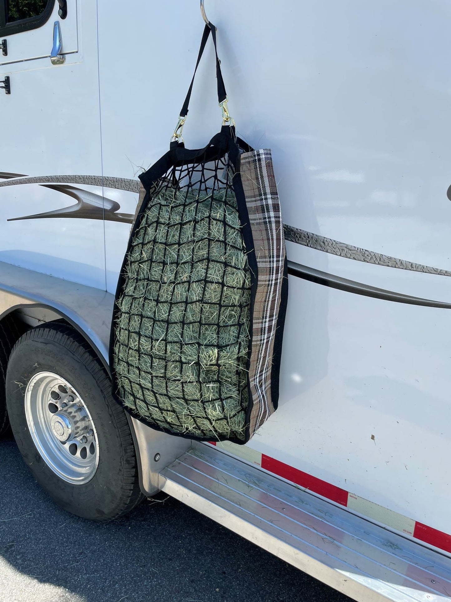 Kensington Deluxe Slow Feed Hay Bag - 2 Flake