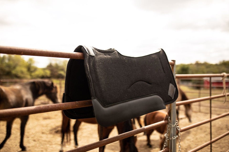 Contour Classic Saddle Pad - Black Wear Leather - Corro